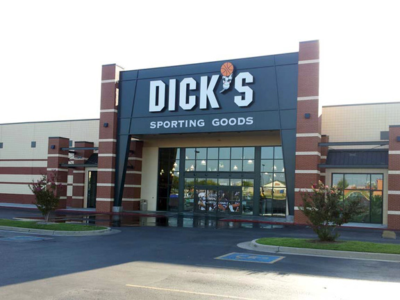 Store front of DICK'S Sporting Goods store in Tulsa, OK