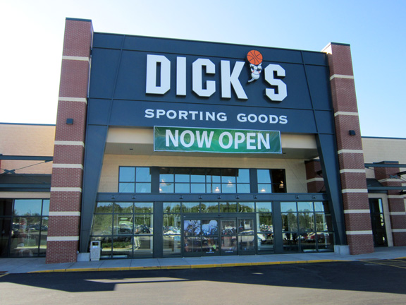 DICK'S Sporting Goods Store in Duluth, MN | 1017