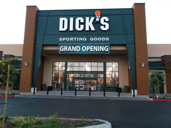 Store front of DICK'S Sporting Goods store in Huntington Beach, CA