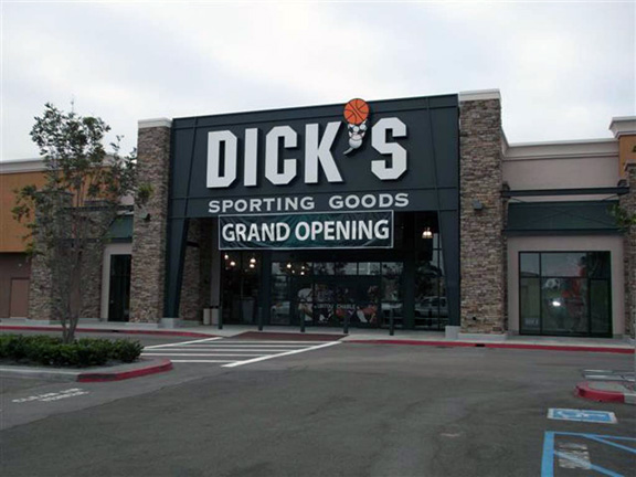 Store front of DICK'S Sporting Goods store in San Diego, CA