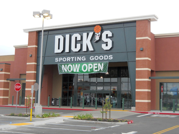 Store front of DICK'S Sporting Goods store in Petaluma, CA