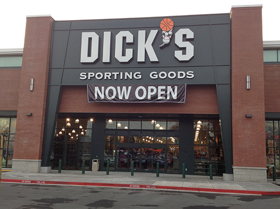 Store front of DICK'S Sporting Goods store in Santa Rosa, CA