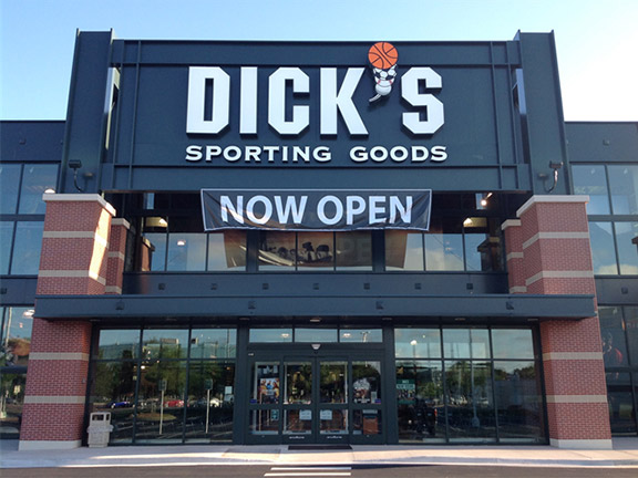 Store front of DICK'S Sporting Goods store in Tampa, FL