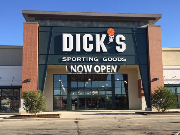 Store front of DICK'S Sporting Goods store in Fremont, CA