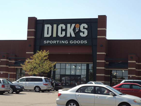 Store front of DICK'S Sporting Goods store in Mason, OH
