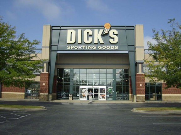 Store front of DICK'S Sporting Goods store in Louisville, KY
