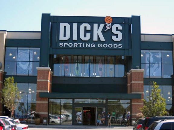 Store front of DICK'S Sporting Goods store in Toledo, OH