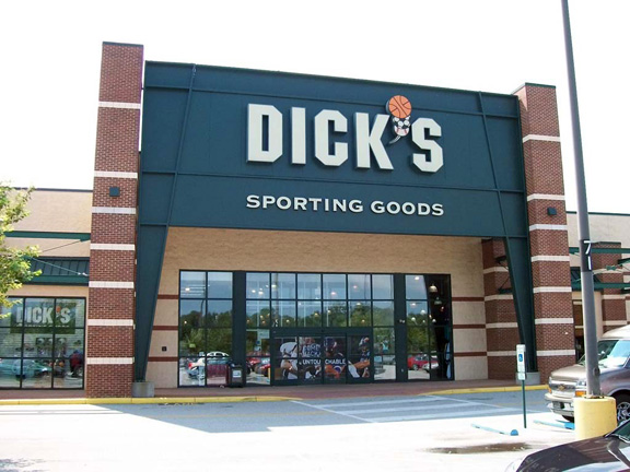 Store front of DICK'S Sporting Goods store in Newport News, VA