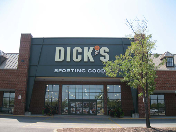 Store front of DICK'S Sporting Goods store in Bloomingdale, IL