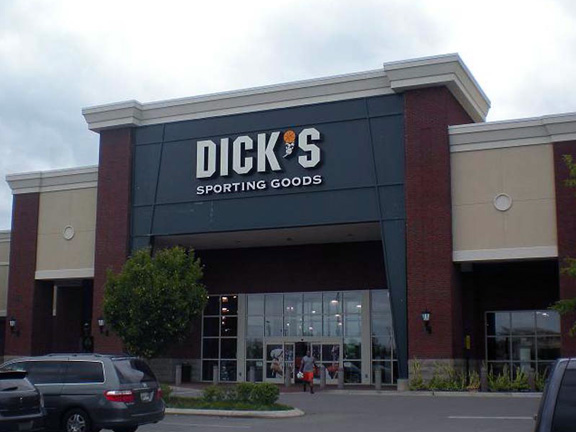 Store front of DICK'S Sporting Goods store in Murfreesboro, TN