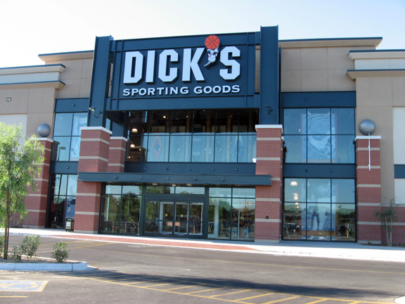 Store front of DICK'S Sporting Goods store in Glendale, AZ
