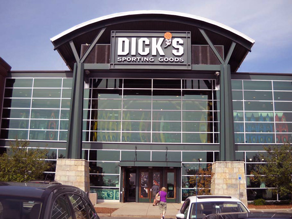 Store front of DICK'S Sporting Goods store in Danvers, MA
