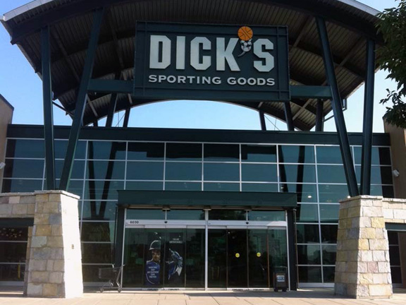 Store front of DICK'S Sporting Goods store in Indianapolis, IN