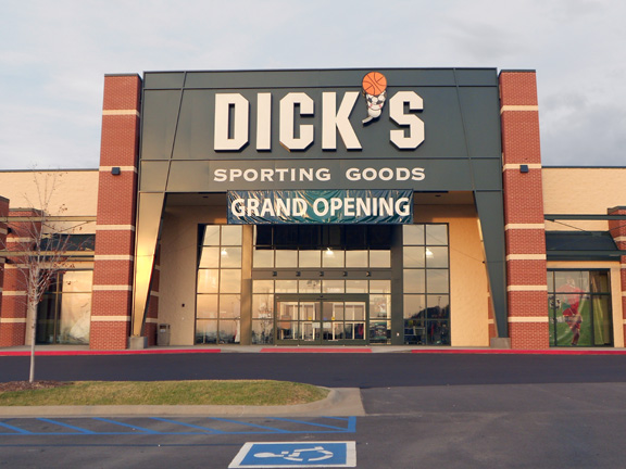 Store front of DICK'S Sporting Goods store in Fort Smith, AR
