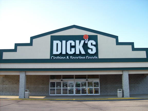 Store front of DICK'S Sporting Goods store in Akron, OH