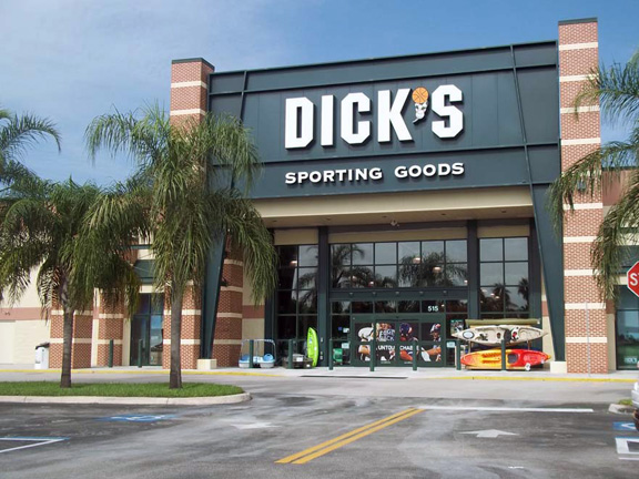 Store front of DICK'S Sporting Goods store in Boynton Beach, FL
