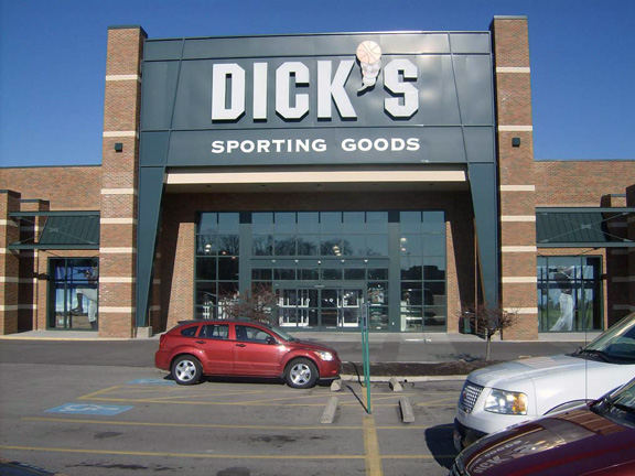 Store front of DICK'S Sporting Goods store in Cincinnati, OH