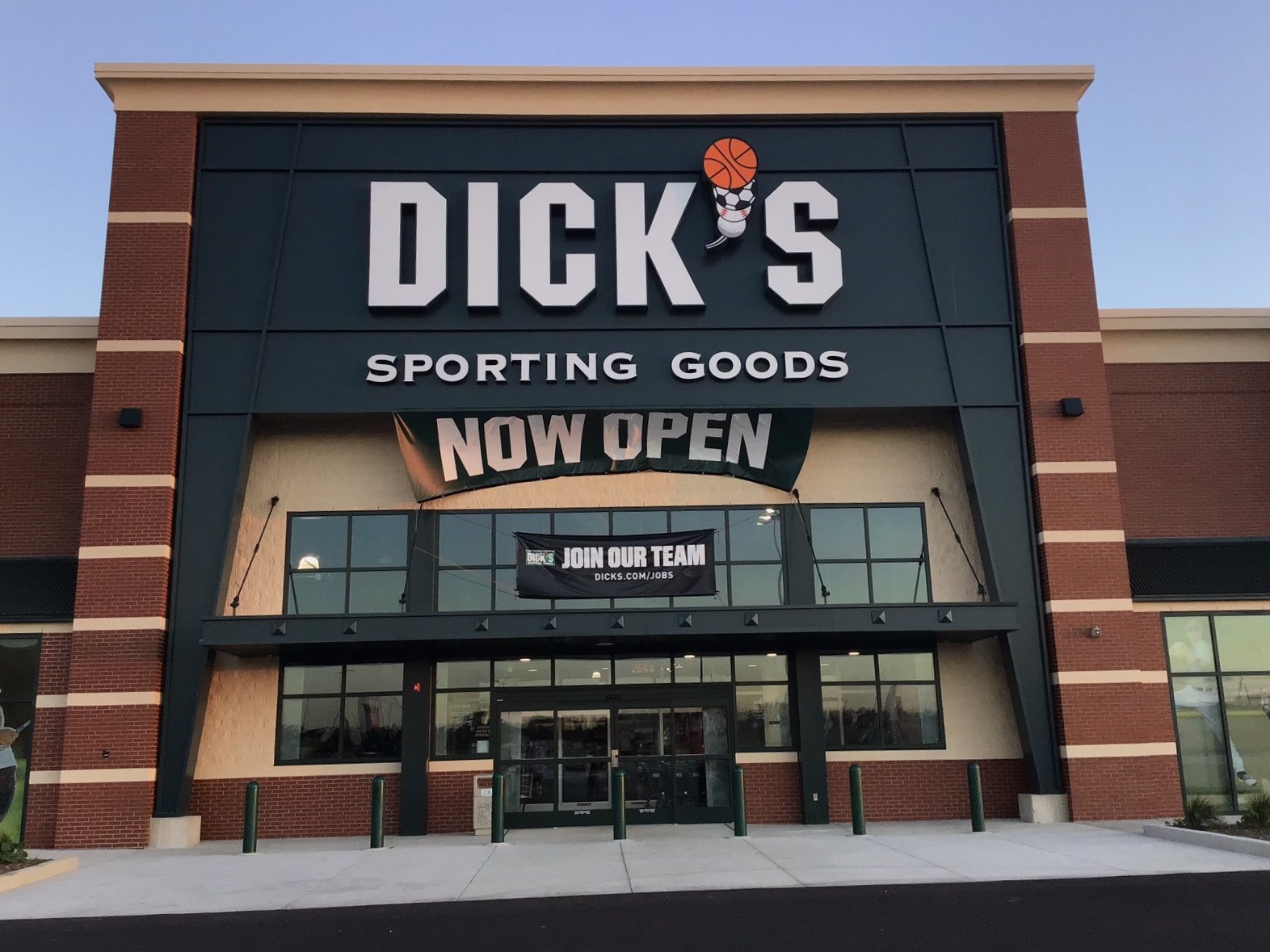 Store Front Of Dicks Sporting Goods Store In Merrillville In