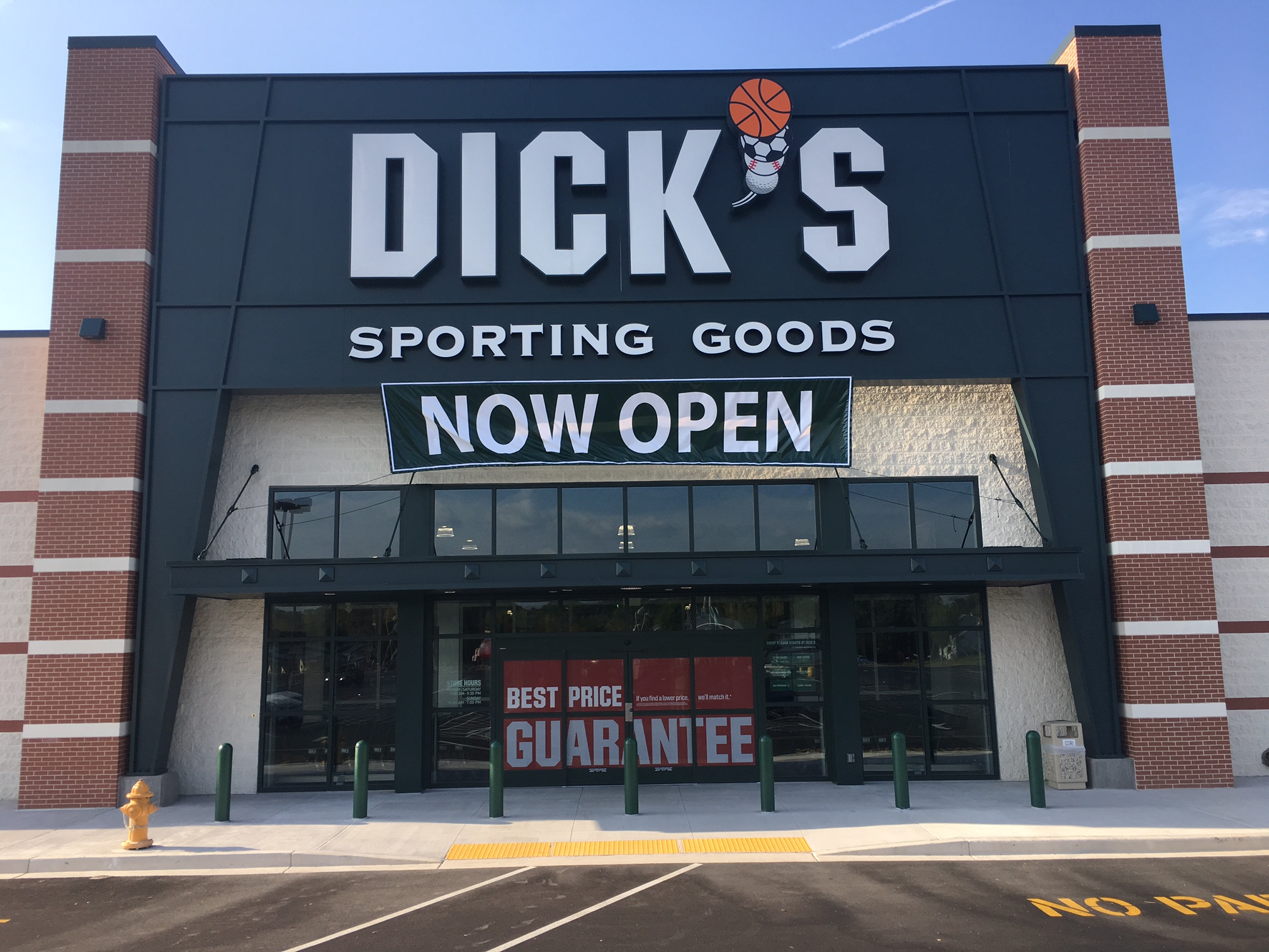 Store front of DICK'S Sporting Goods store in Camp Hill, PA