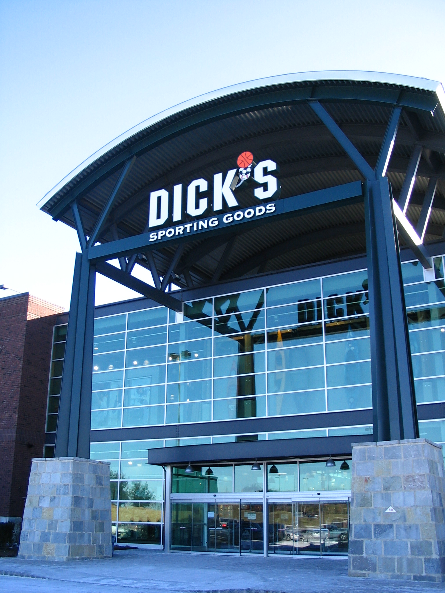 Store front of DICK'S Sporting Goods store in Freehold, NJ